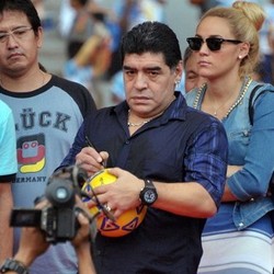 Operasi Rabun Jauh Maradona Berjalan Lancar