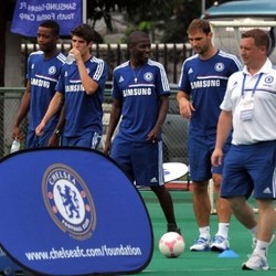 Berlatih Sepakbola bersama Ramires cs