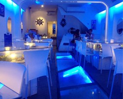 Asyiknya Makan dengan Suasana Bawah Laut di Resto Oceanic, Kelapa Gading