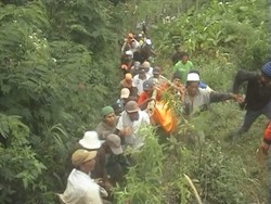 Perwira Polisi dan Tersangka Kasus Penipuan Tewas Terjun ke Jurang