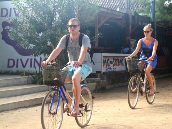 Naik Sepeda di Gili Trawangan, Santainya...