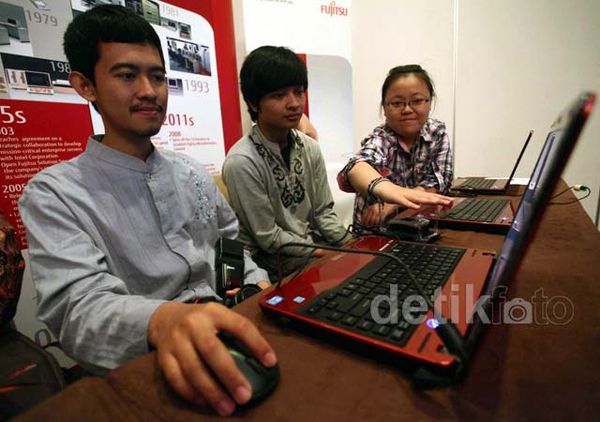 Fujitsu Gelar Red Arrow Bagi Mahasiswa