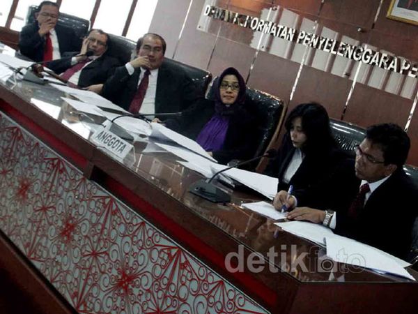 DKPP Mulai Sidangkan Kasus Khofifah