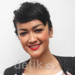 Jupe Ngarep Dibuatkan Lagu oleh Ahmad Dhani