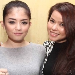 Siti Liza Sahur Bareng Masyarakat Kampung Apung