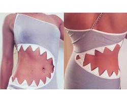 Sharkini, Baju Renang Unik Berhiaskan Gigi Ikan Hiu