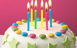 Lagu Happy Birthday Membuat Kue Ulang Tahun Terasa Lebih Enak