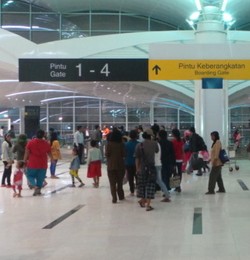 Airport Tax Kualanamu Rp 100.000, Kalau Murah AP Bisa Bangkrut