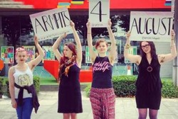 Dukung Pasien Penyakit Langka, Para Wanita Panjangkan Bulu Ketiak