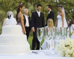 Pria Single Datang ke Pesta Pernikahan untuk Cari Jodoh