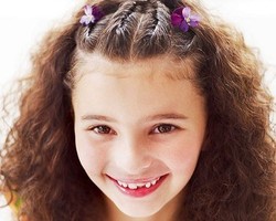 Gadis Cilik Anda Makin Menggemaskan dengan 5 Tatanan Rambut Ini