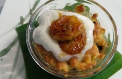 Resep Cake: Banana Pie with Almond Crumble and Yoghurt Cream