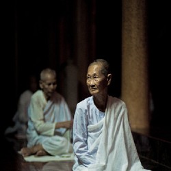 10 Tips Memotret di Kondisi Cahaya Gelap