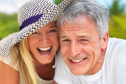 Sedang Hits! Turis Usia 50-an Traveling untuk Cari Jodoh