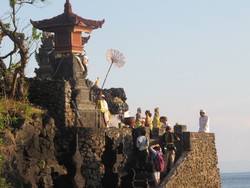 Bertemu Adik Tanah Lot di Lombok