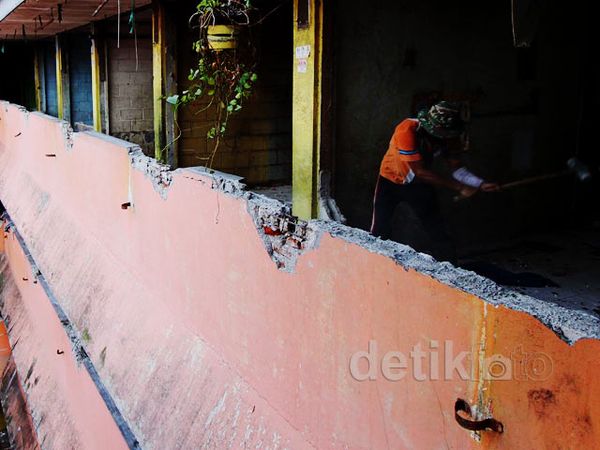 Rusun Angke Mulai Dibongkar