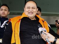 Emir Moeis Diperiksa Sebagai Tersangka