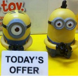 Demi Dapatkan Minion, Pengunjung Rela Antre Panjang di McD