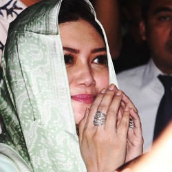 Bella Saphira, Si Dewi Fortuna yang Betah Menyendiri