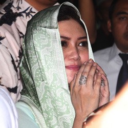 Dikabarkan Akan Jadi Mualaf, Bella Saphira Datangi Masjid Istiqlal