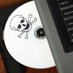 Medan Dominasi Peredaran Software Bajakan