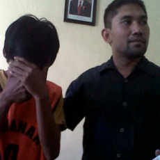 Lulusan Diploma Elektro Nekat Curi HP