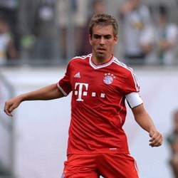 Lahm Tak Masalah Jika Dipasang Jadi Gelandang Lagi