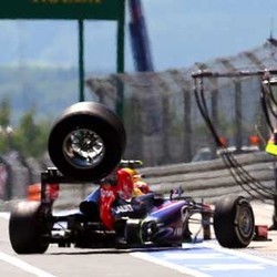 Bikin Kesalahan Berbahaya di Pit, Tim Bisa Disanksi 10 Grid