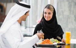 Dua Minggu Puasa Berat Badan Naik? Atasi dengan Pola Makan Ini