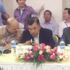 Di Kamboja JK Dengarkan Paparan Dugaan Kecurangan Pemilu Setempat