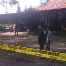 Pintu Kafe Tempat Nikita Ribut Terlilit Rantai Perak