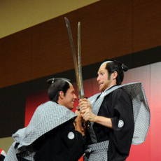 Kala Podolski-Mertesacker Jadi Samurai