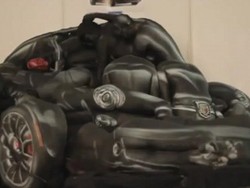 Belasan Wanita Cantik Berubah Jadi Mobil