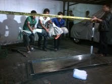 Seorang Pria Ditemukan Menggantung di Pojok Tempat Parkir di Semarang