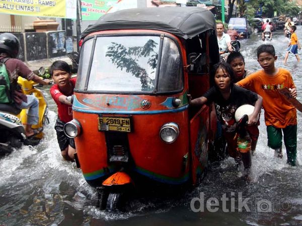 Diguyur Hujan Deras, Percetakan Negara Dua Banjir