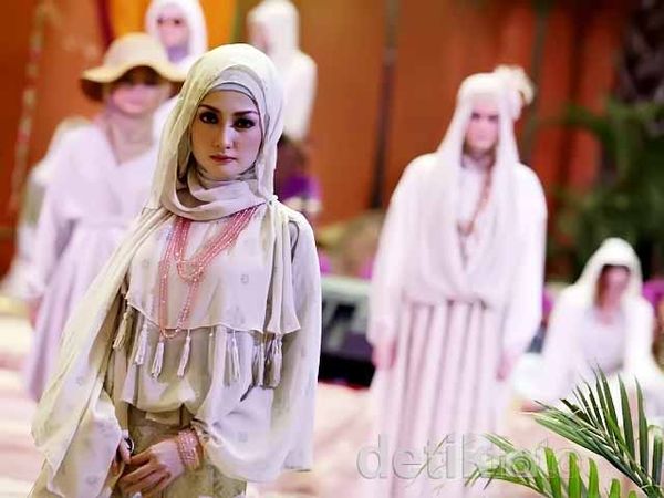Tetap Bergaya Meski Berhijab