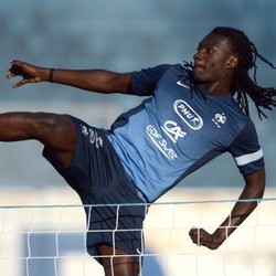 Pardew Inginkan Gomis dan Remy