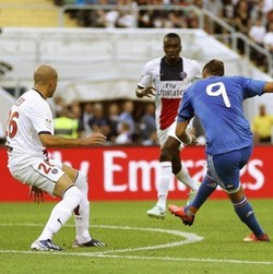 Benzema Antar Madrid Kalahkan PSG 1-0