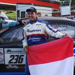 Rifat Sungkar Finis Ketiga Reli New England