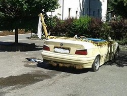 Gokil, Mobil BMW Jadi Kolam Renang