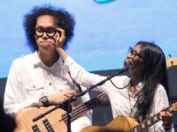 Keromantisan Endah N Rhesa di Panggung