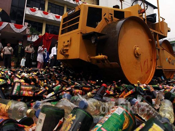 10.681 Botol Miras Digilas Alat Berat