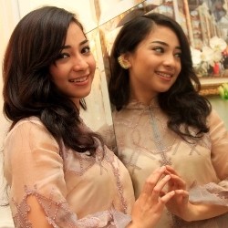 Istana Baru Nikita Willy Penuh dengan Kristal