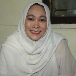 Bantu Masyarakat Kurang Mampu, Yenny Rachman Gelar Bazaar Sembako Murah