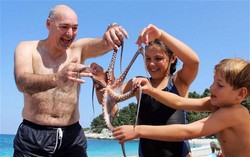 Dikira Gurita, Turis Amerika Ini Ternyata Menyantap Hexapus Langka