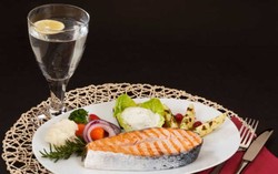 Hati-hati Minum Air Saat Makan Dapat Naikkan Kadar Insulin