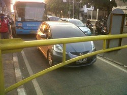 Ini Foto Mobil yang Ngaku Anak Jenderal Paksa Buka Portal di Jalur TransJ