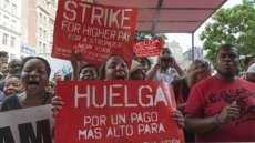 Tuntut Kenaikan Upah, Ratusan Pekerja Restoran Cepat Saji AS Mogok