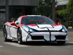 Ferrari 458 Tersangar Dites
