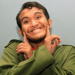 Mr Keep Smile dan Joget Caisar Style yang Bikin Heboh